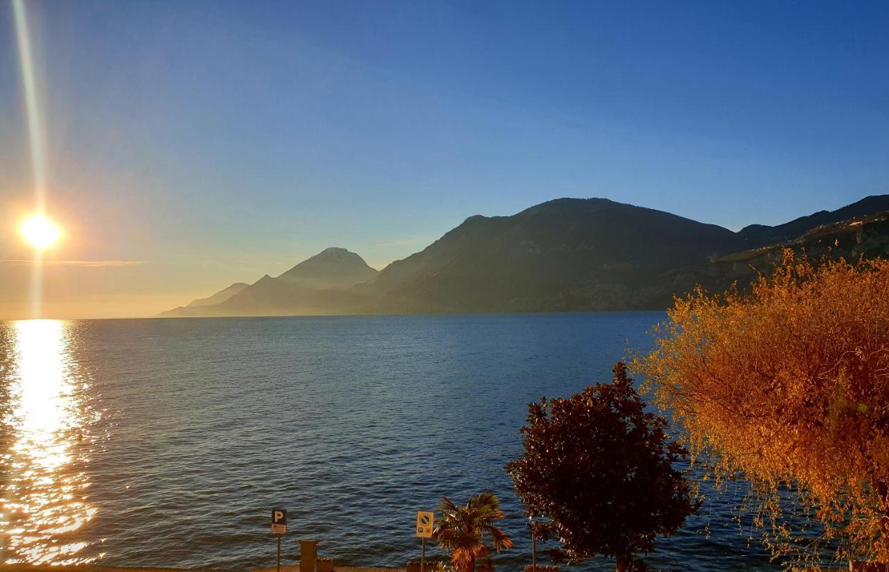 Assenza Lake Front Sweet Apartment Brenzone sul Garda Exterior foto